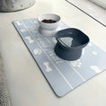 Afbeelding laden in Galerijviewer, Eco-Friendly No Stains Quick Dry Absorbent Drinking Feeding Placemat Pet Feed Mat
